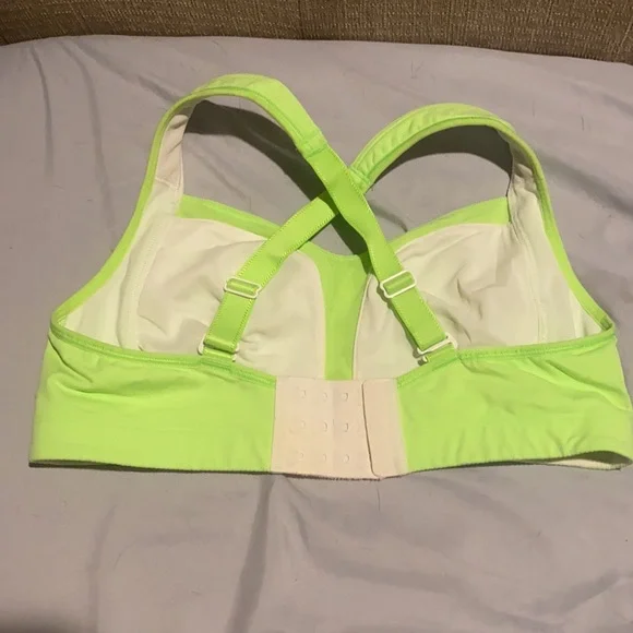 Lululemon athletica lime green sports bra 🏃♀️ - Picture 2 of 7